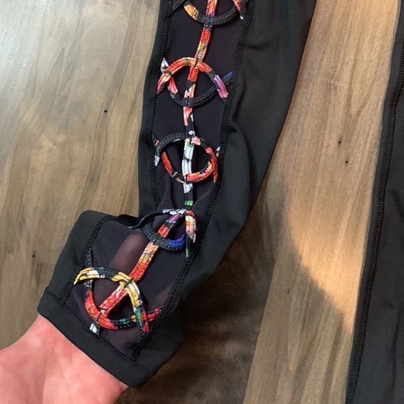 Kyodan Leggings with Mesh Details - Picture 3 of 4